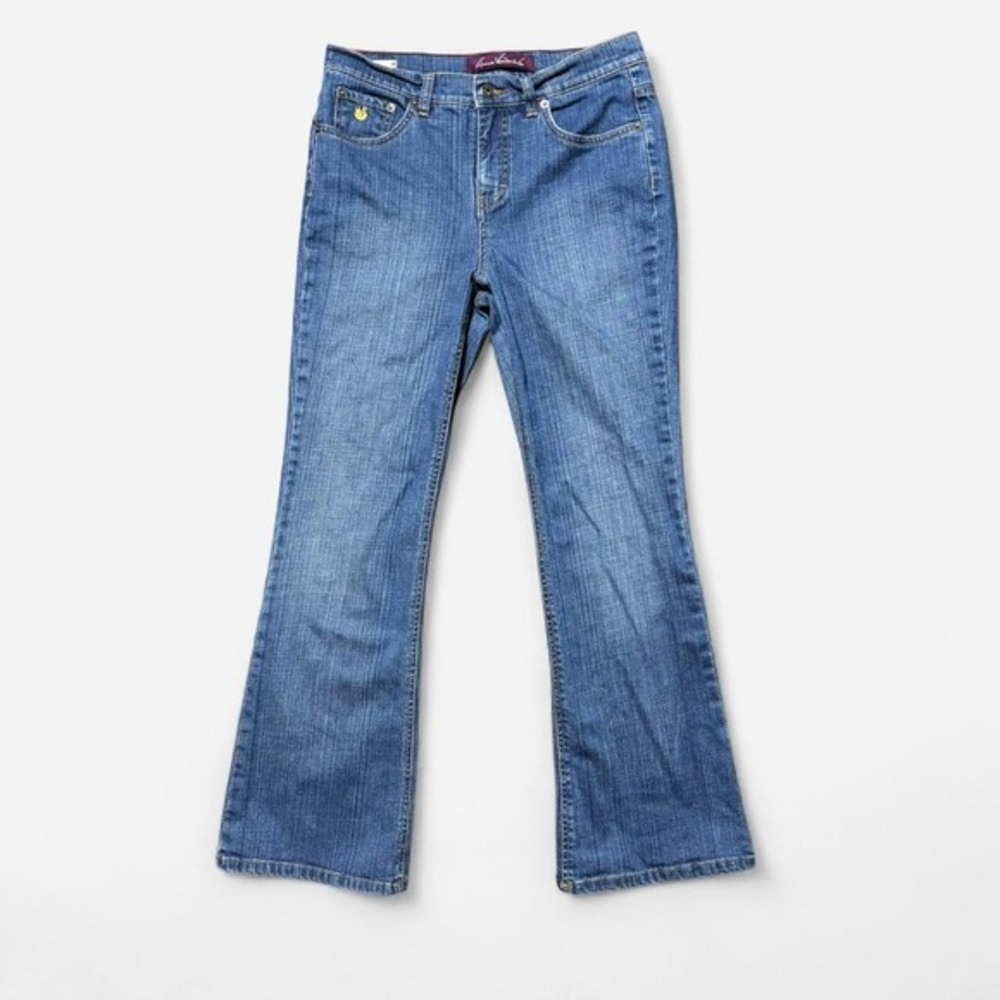 Gloria‎ Vanderbilt Blue bootcut jeans with a flared leg. Size 8.
